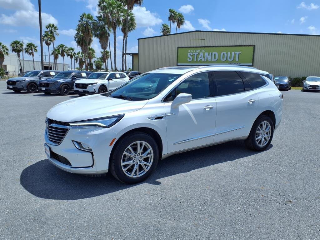 2024 Buick Enclave Essence photo 4