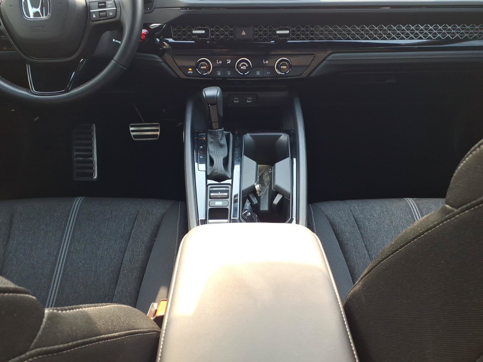 2024 Honda Accord Hybrid Sport - Photo 18