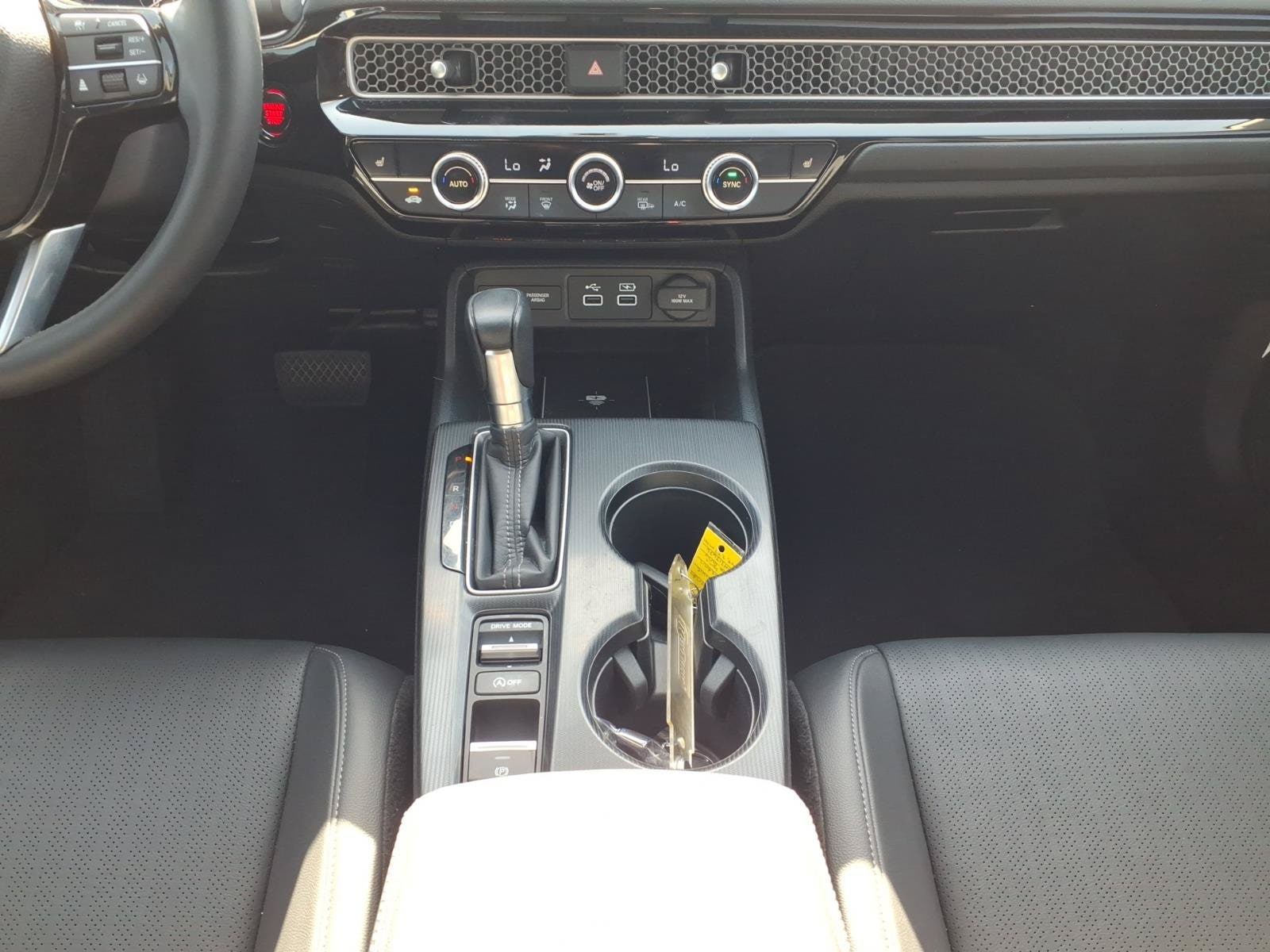 2024 Honda Civic Touring - Photo 19