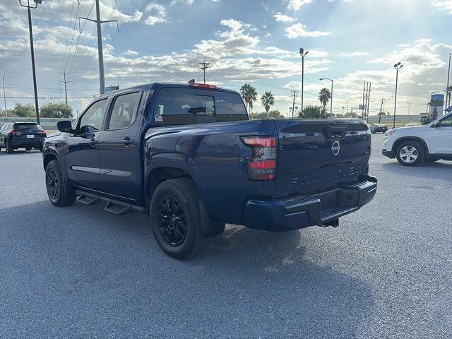 2023 Nissan Frontier SV photo 3