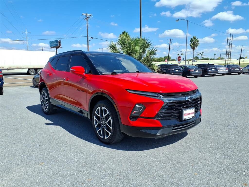 2023 Chevrolet Blazer RS photo 2