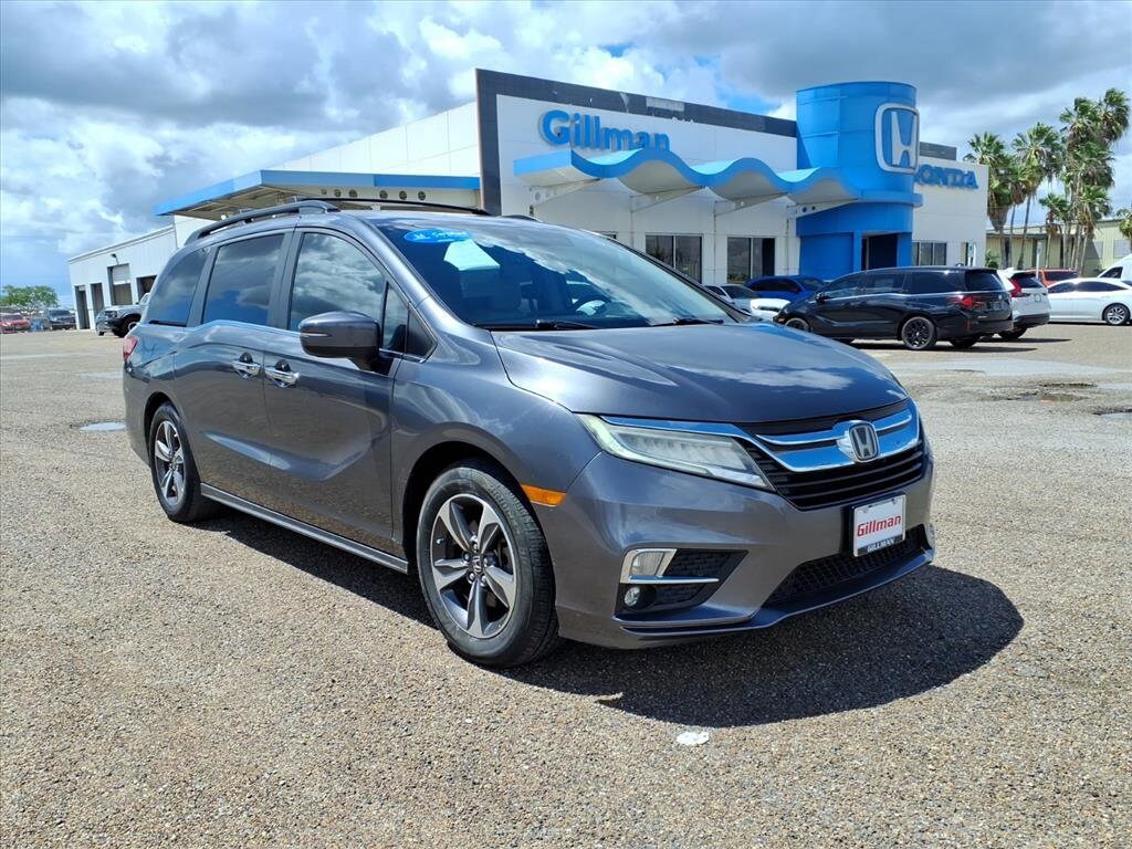 2018 Honda Odyssey Touring photo 2