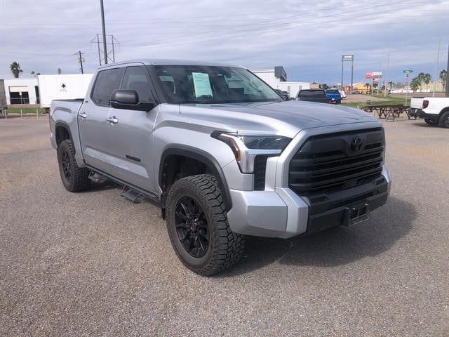2024 Toyota Tundra SR5's photo
