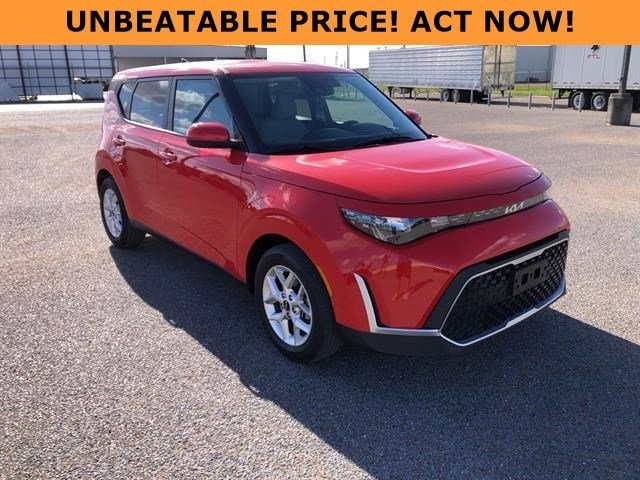 2024 Kia Soul LX's photo