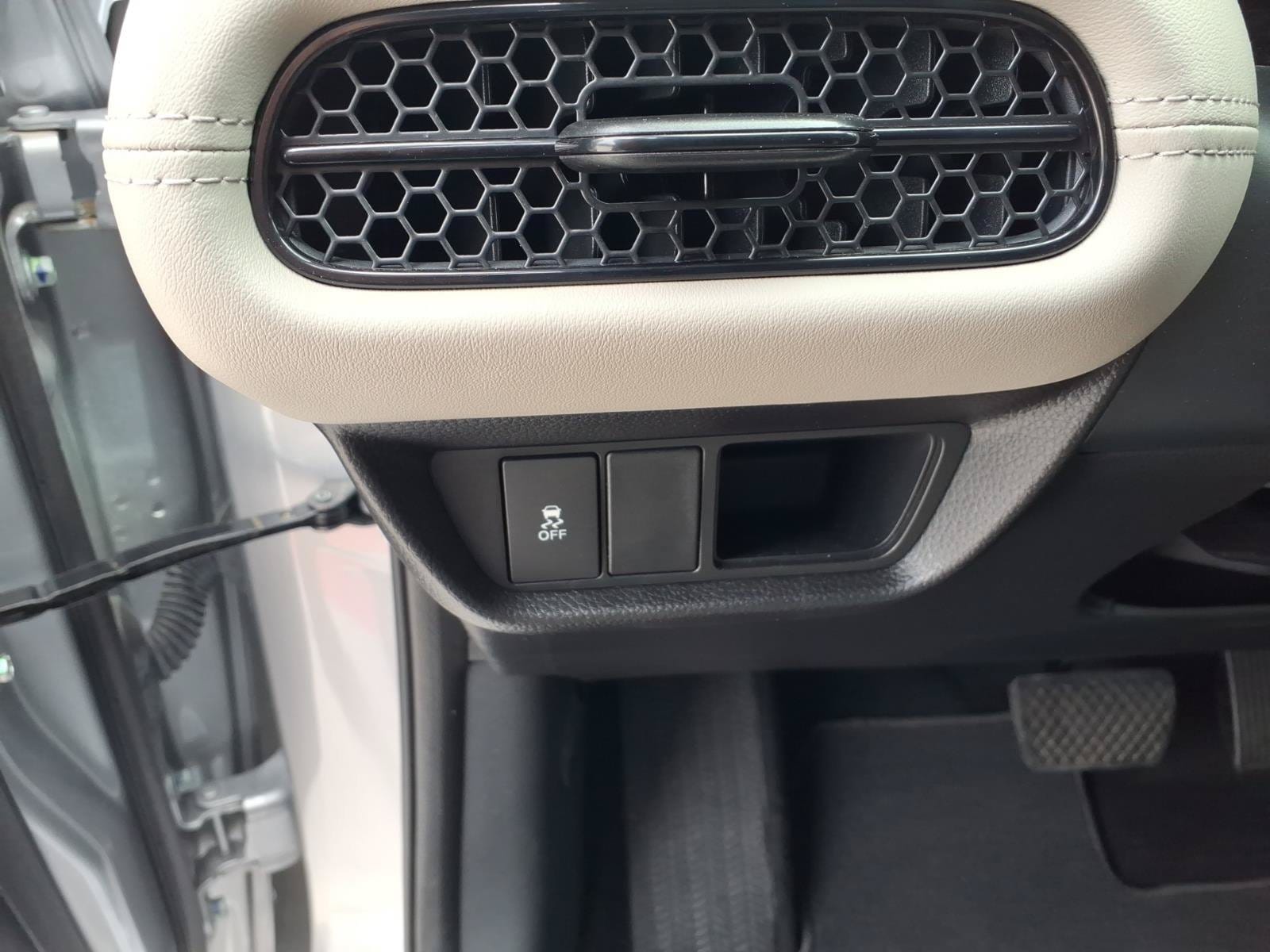 2027 Honda HR-V LX - Photo 12