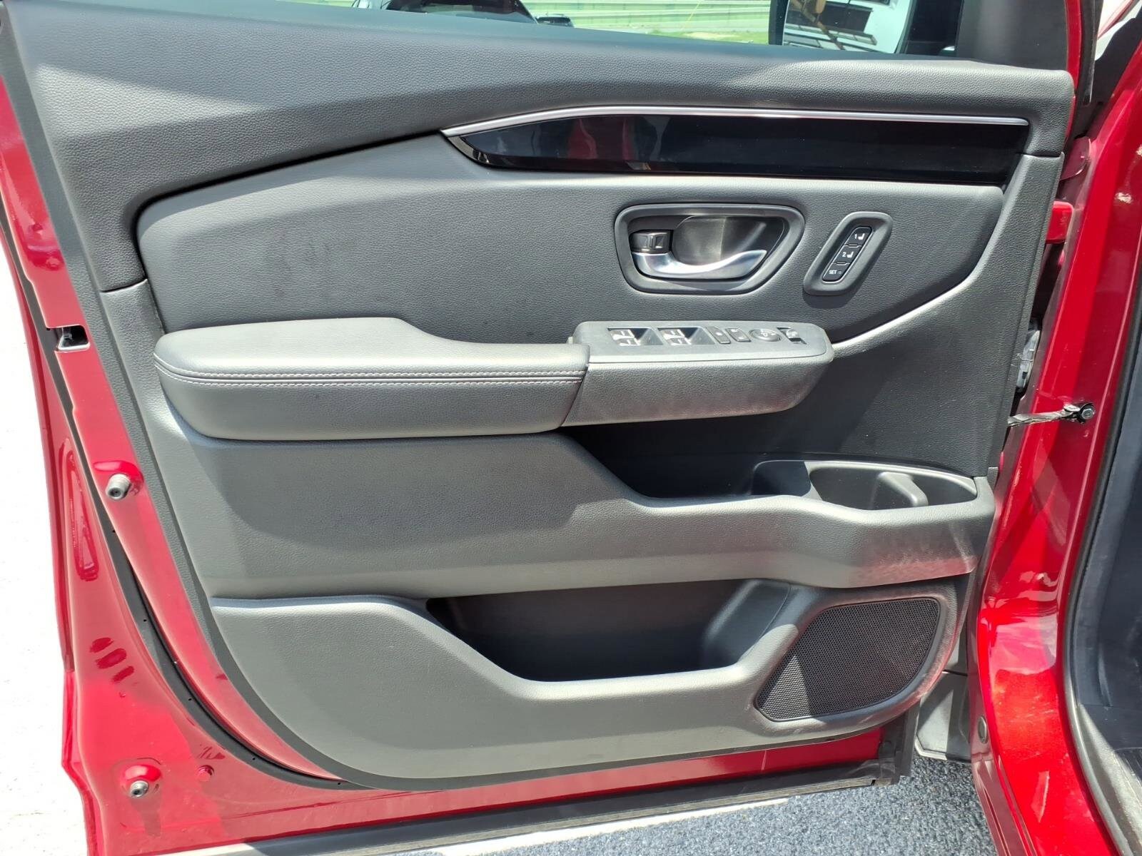 2025 Honda Pilot EX-L - Photo 13