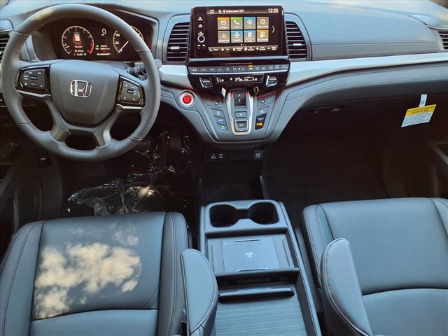 2026 Honda Odyssey photo 2