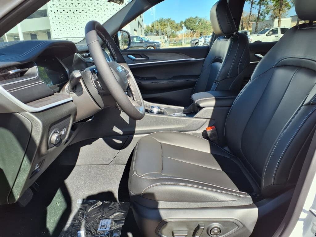 Used 2025 Jeep Grand Cherokee Limited SUV