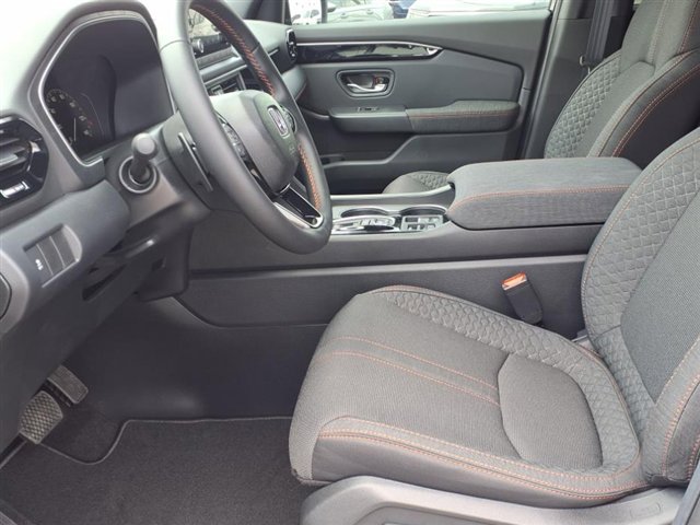 2025 Honda Pilot Sport photo 3