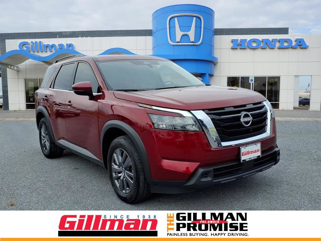 2024 Nissan Pathfinder SV's photo