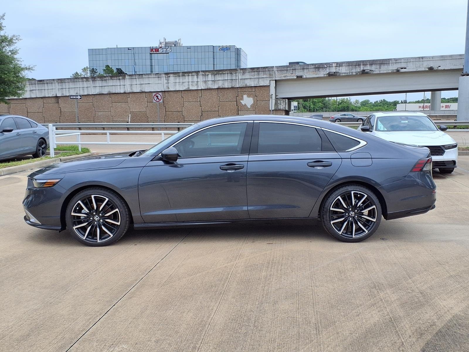 2026 Honda Accord Hybrid Touring - Photo 9
