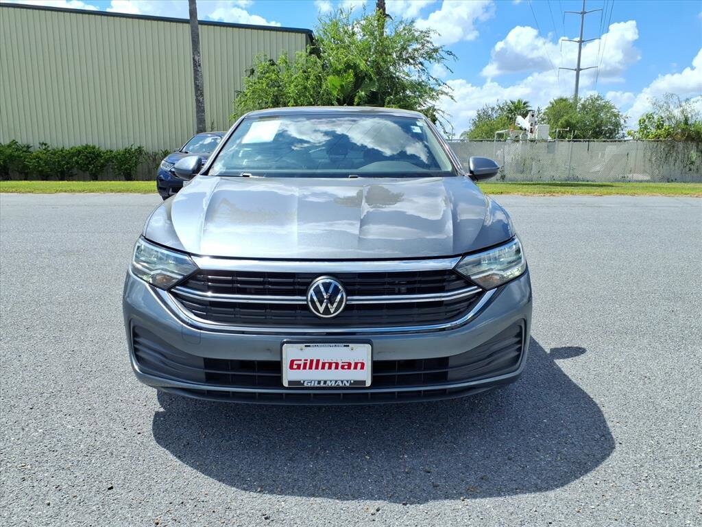 2022 Volkswagen Jetta SE photo 3