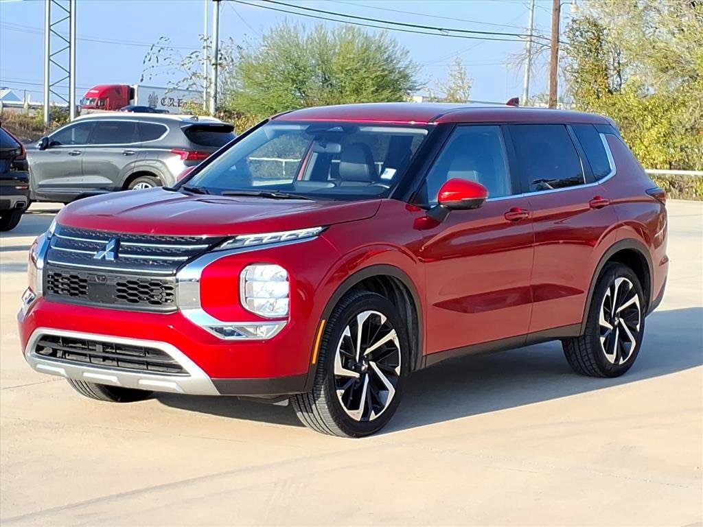 2024 Mitsubishi Outlander SE Black Edition photo 4