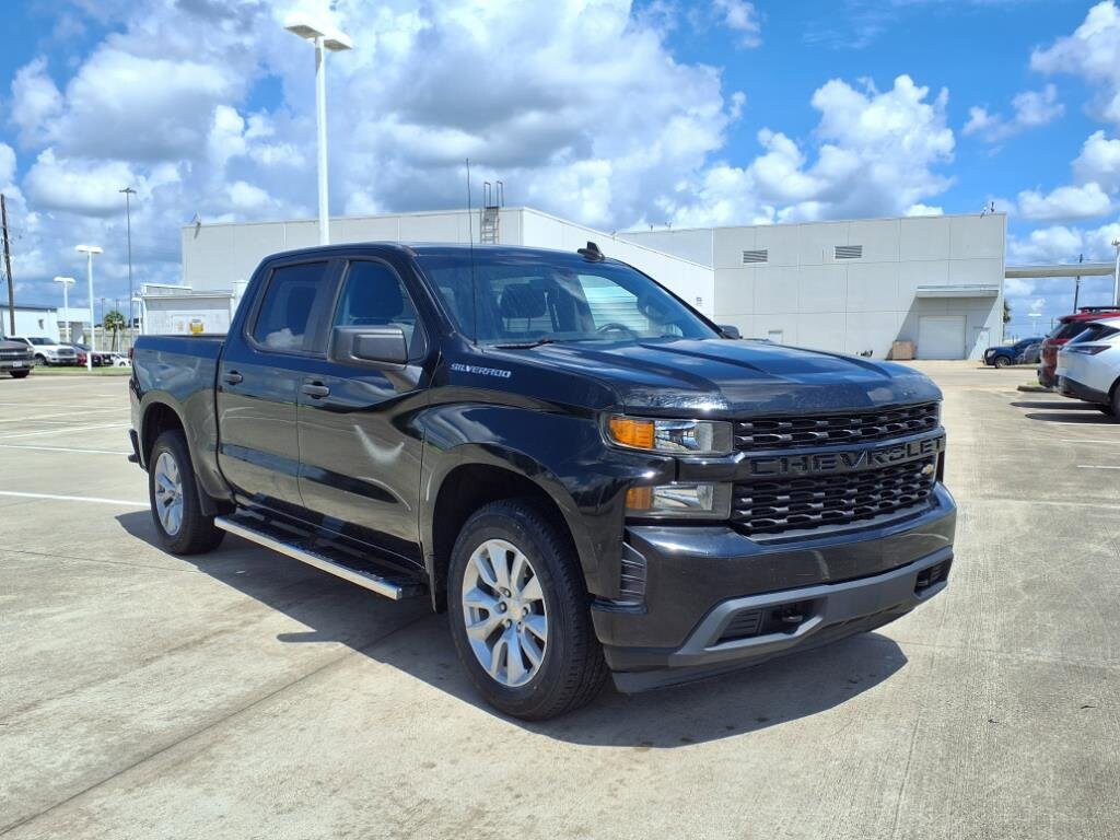 2021 Chevrolet Silverado 1500 Custom photo 2