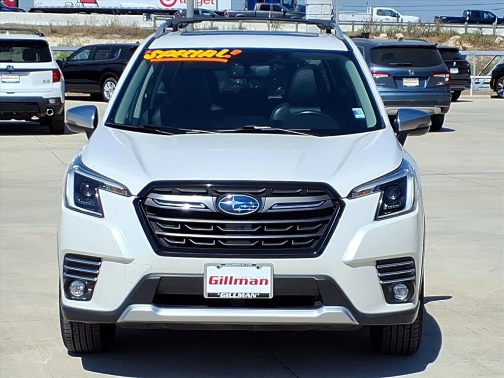 2022 Subaru Forester Touring photo 3