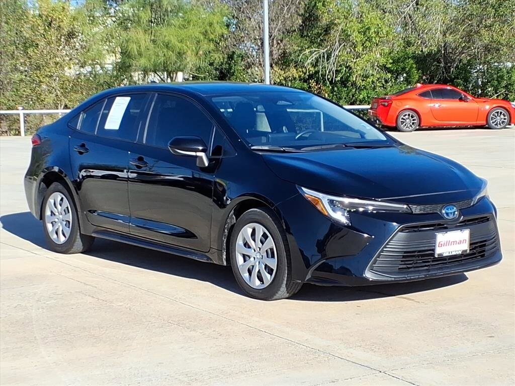 2023 Toyota Corolla Hybrid LE photo 2