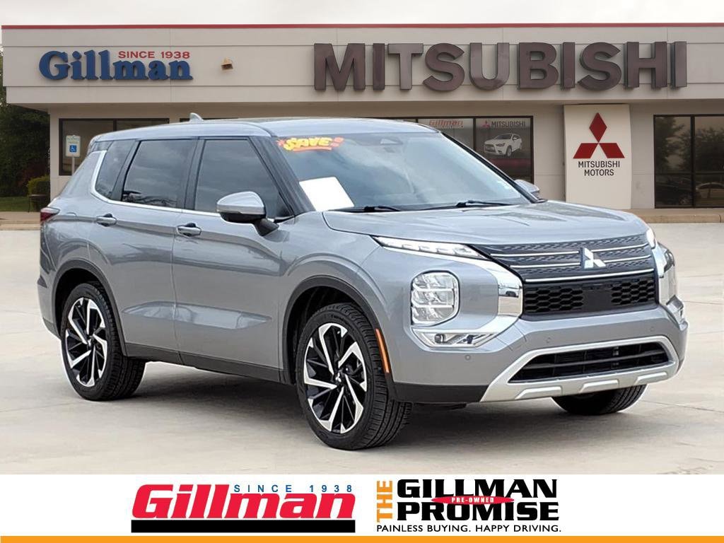 2024 Mitsubishi Outlander SE's photo