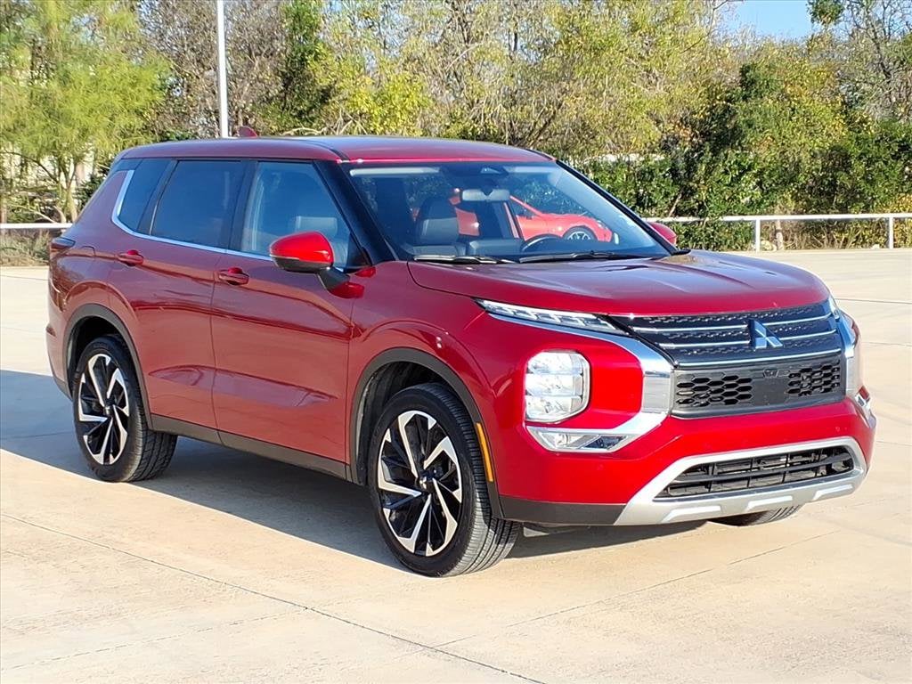 2024 Mitsubishi Outlander SE Black Edition's photo