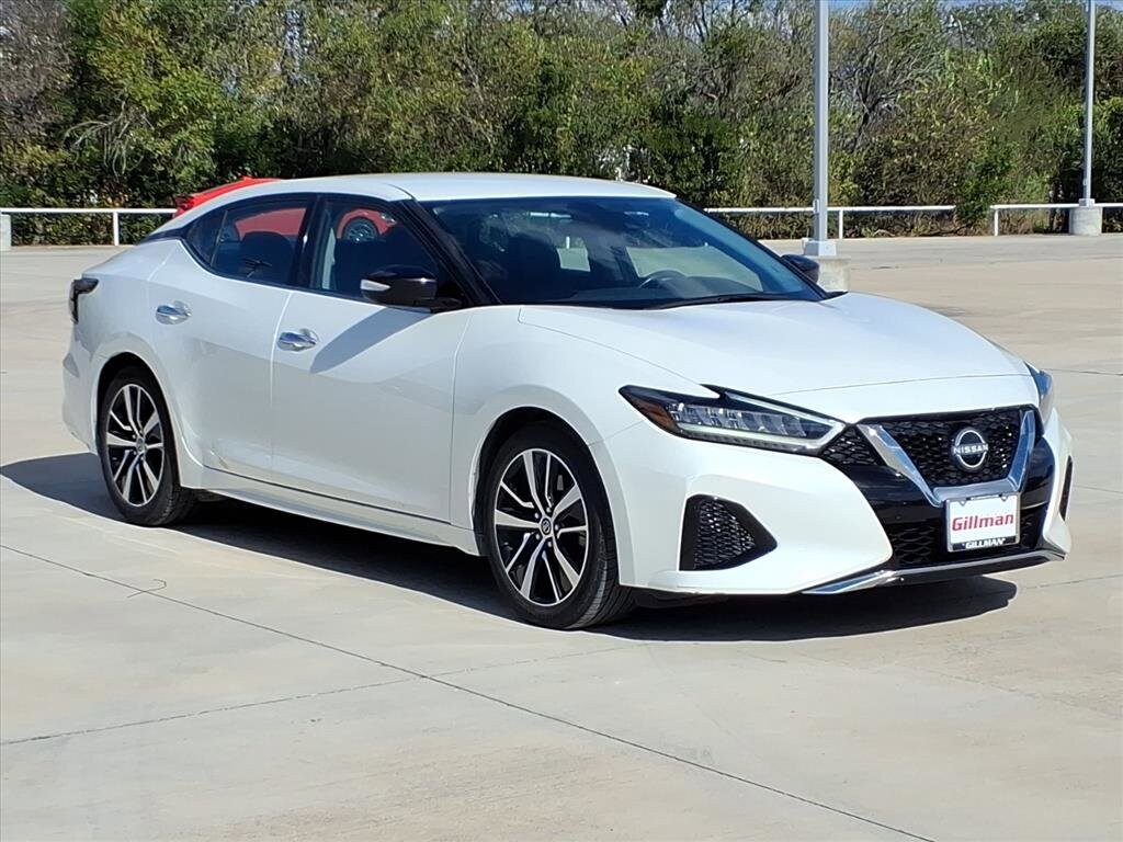 2023 Nissan Maxima SV photo 2