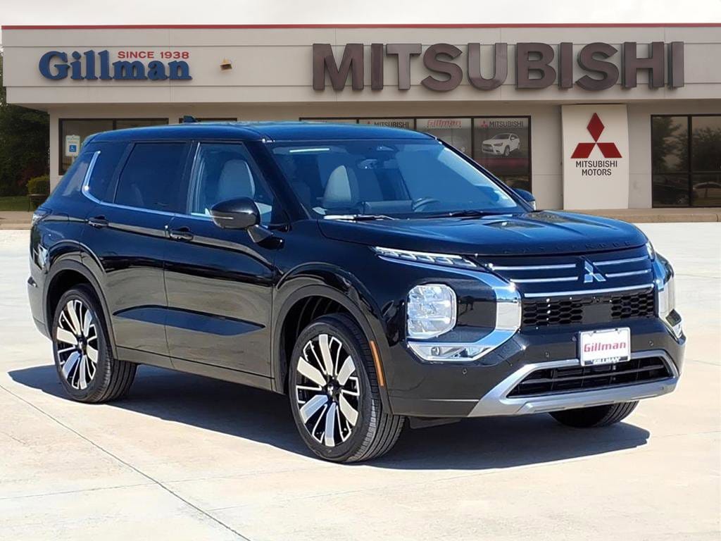 2025 Mitsubishi Outlander SE's photo