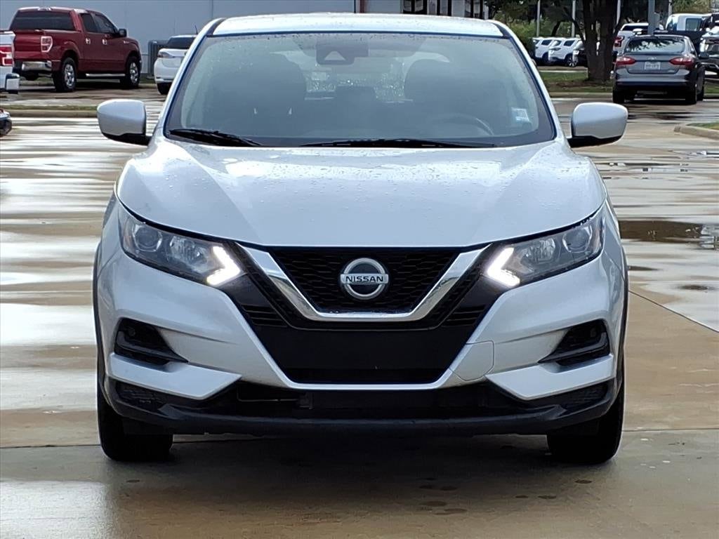 2020 Nissan Rogue Sport S photo 2
