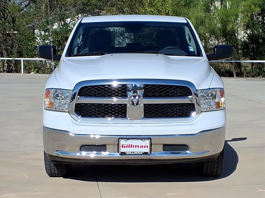 2020 Ram 1500 Classic SLT photo 3