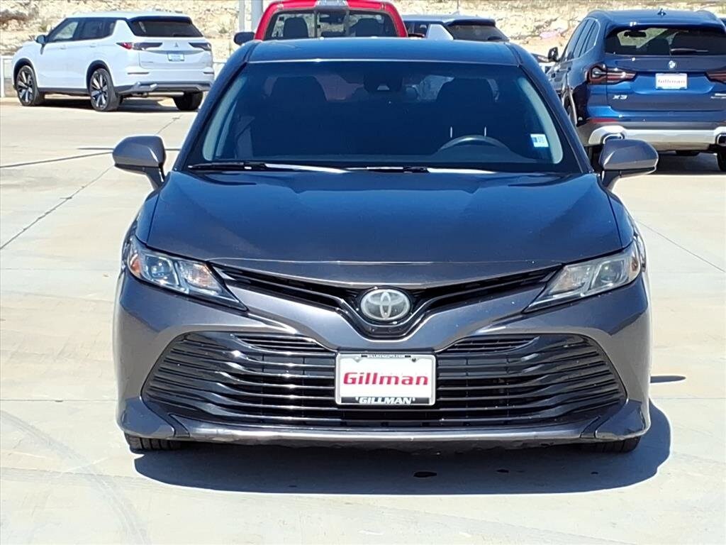 2018 Toyota Camry LE photo 3