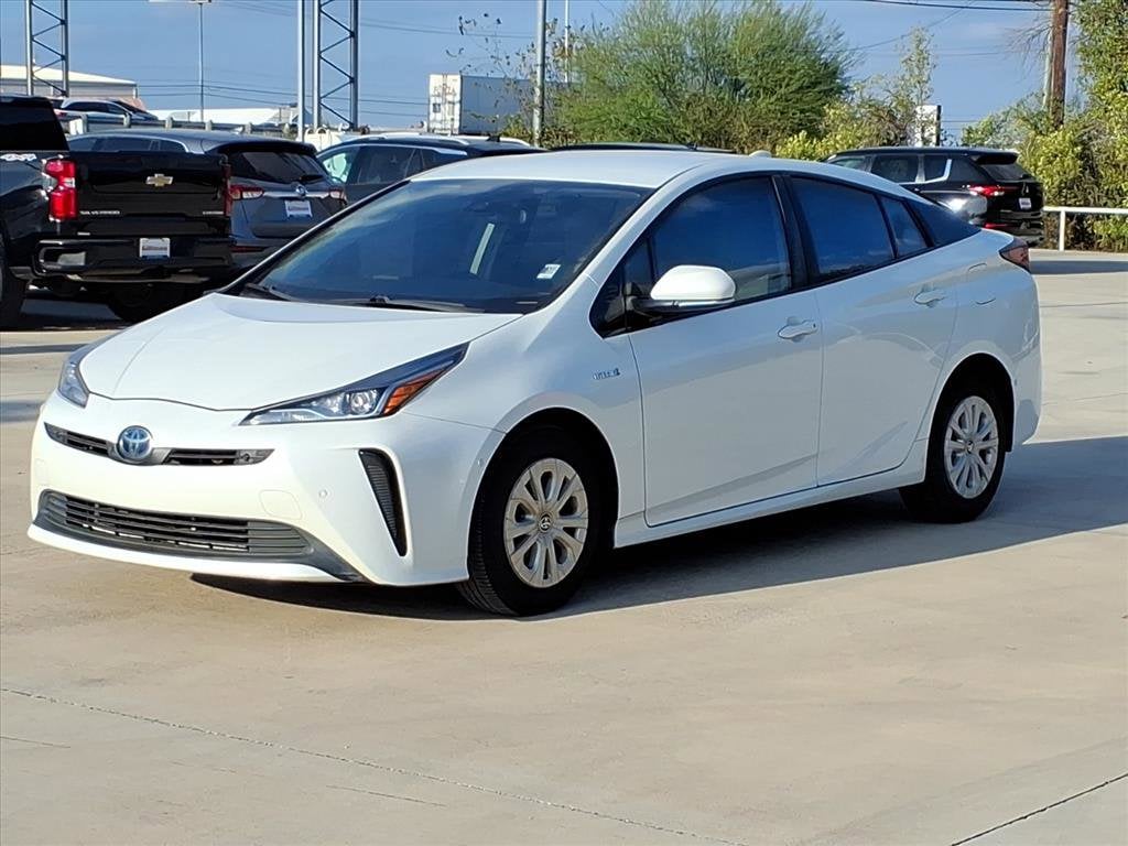 2020 Toyota Prius LE photo 4