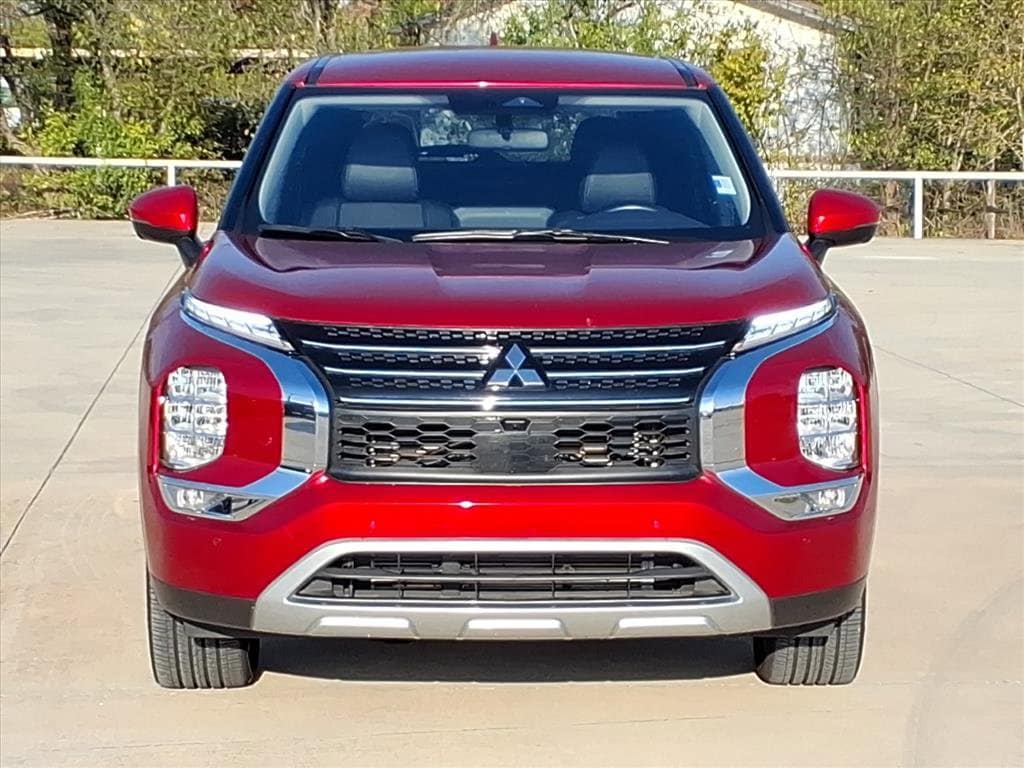 2024 Mitsubishi Outlander SE Black Edition photo 3