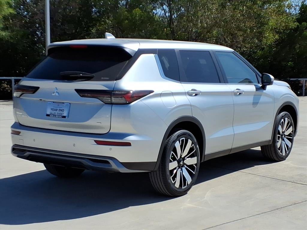 New 2025 Mitsubishi Outlander SE SUV