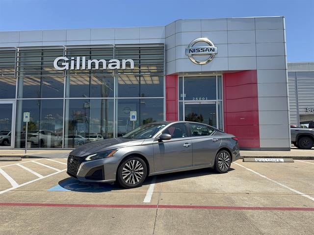 2023 Nissan Altima's photo