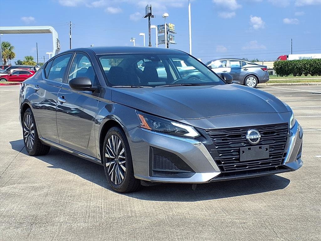 Used 2024 Nissan Altima 2.5SV 4dr Car