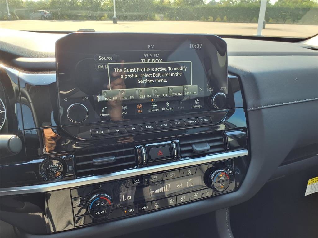 New 2025 Nissan Pathfinder SL SUV