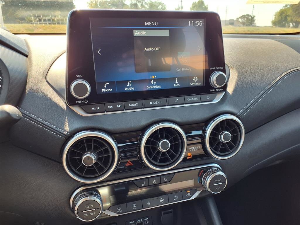 2025 Nissan Sentra SV photo 4