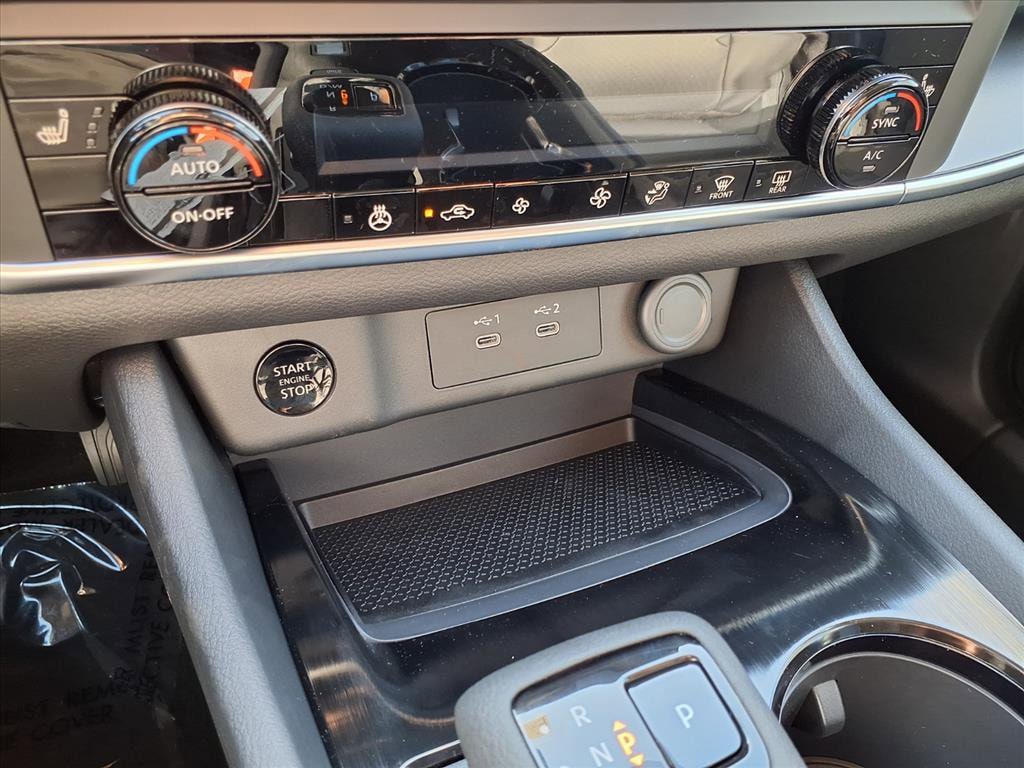 2026 Nissan Rogue SV photo 4