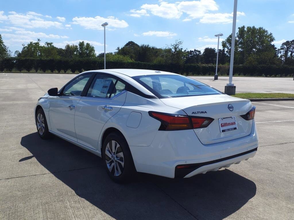 2025 Nissan Altima S photo 2