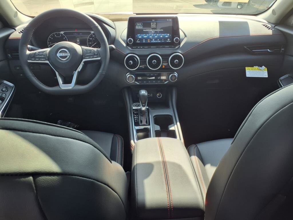 2025 Nissan Sentra SR photo 3