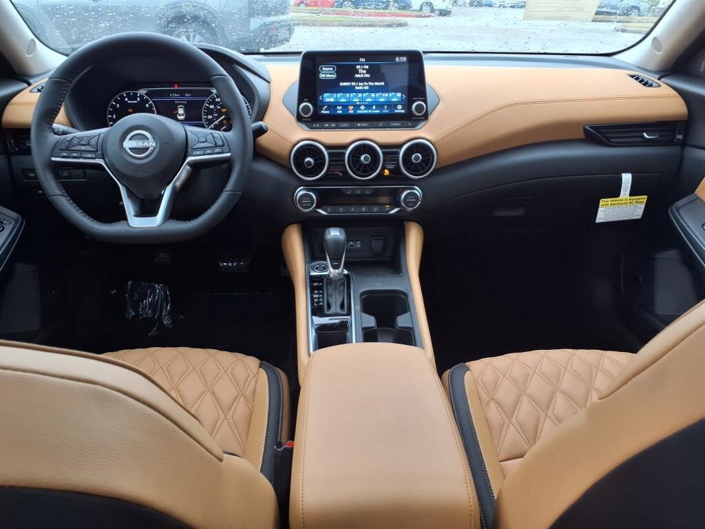 2025 Nissan Sentra SV photo 3