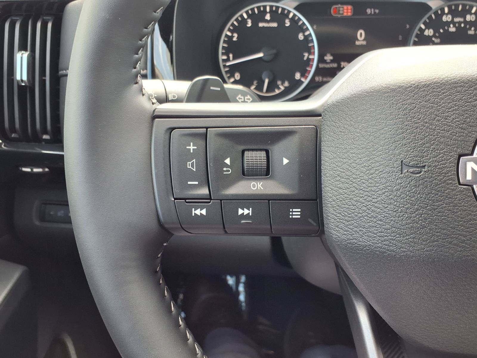 2026 Nissan Pathfinder SV - Photo 17