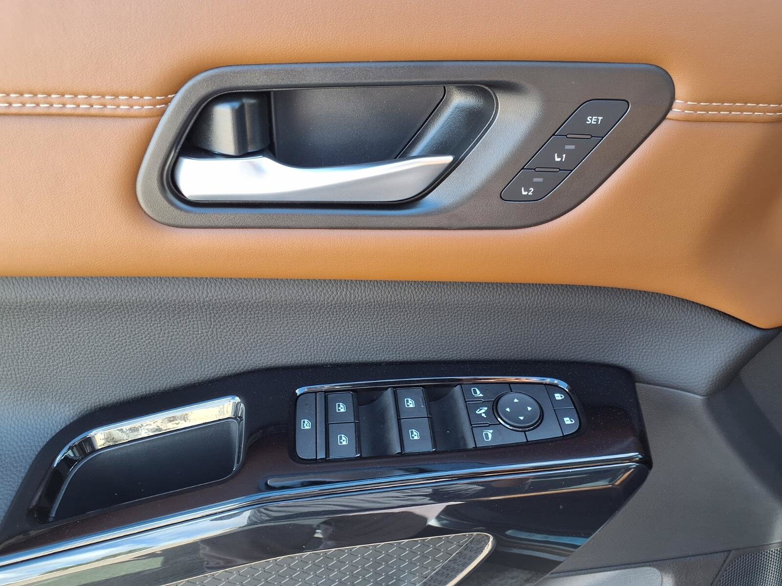 2026 Nissan Pathfinder Platinum - Photo 16