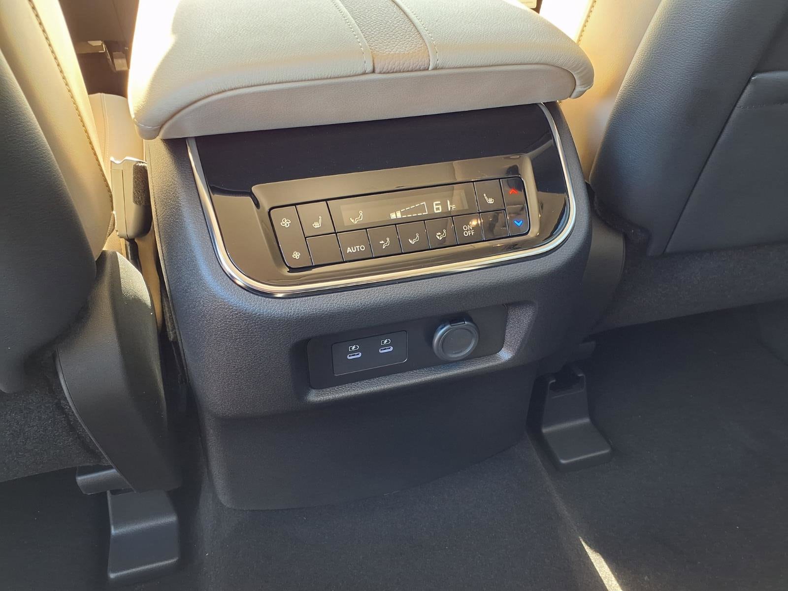 2026 Nissan Armada Platinum - Photo 17
