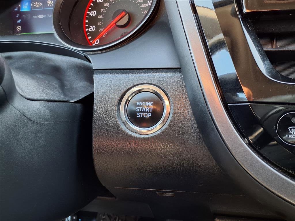 2023 Toyota Camry XSE photo 3