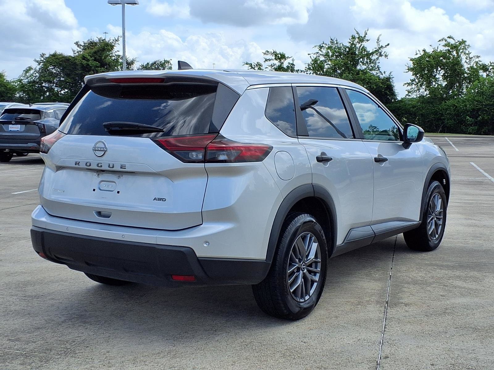 2024 Nissan Rogue S - Photo 8
