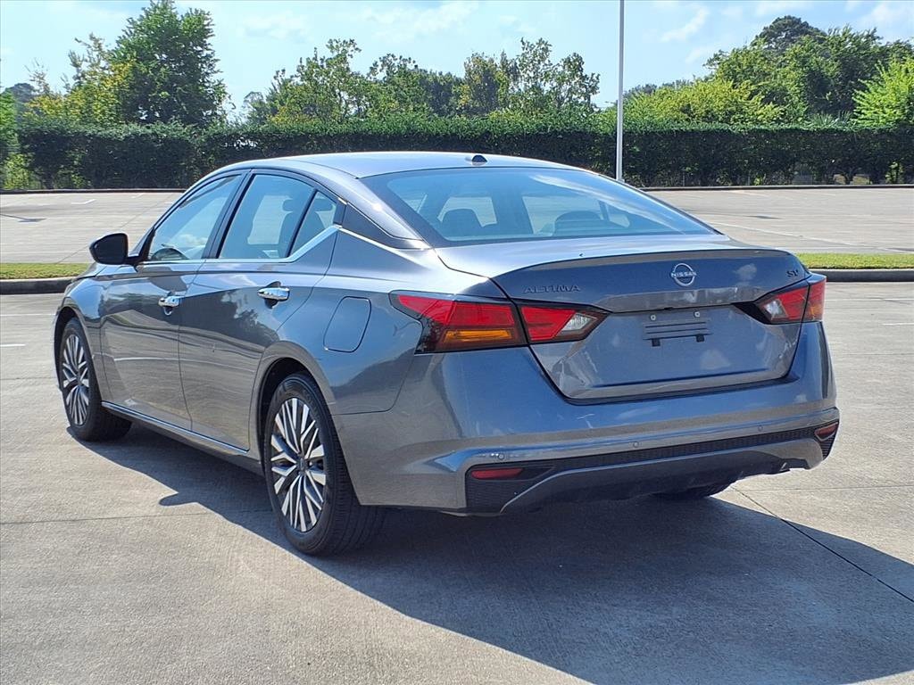Used 2024 Nissan Altima 2.5SV 4dr Car