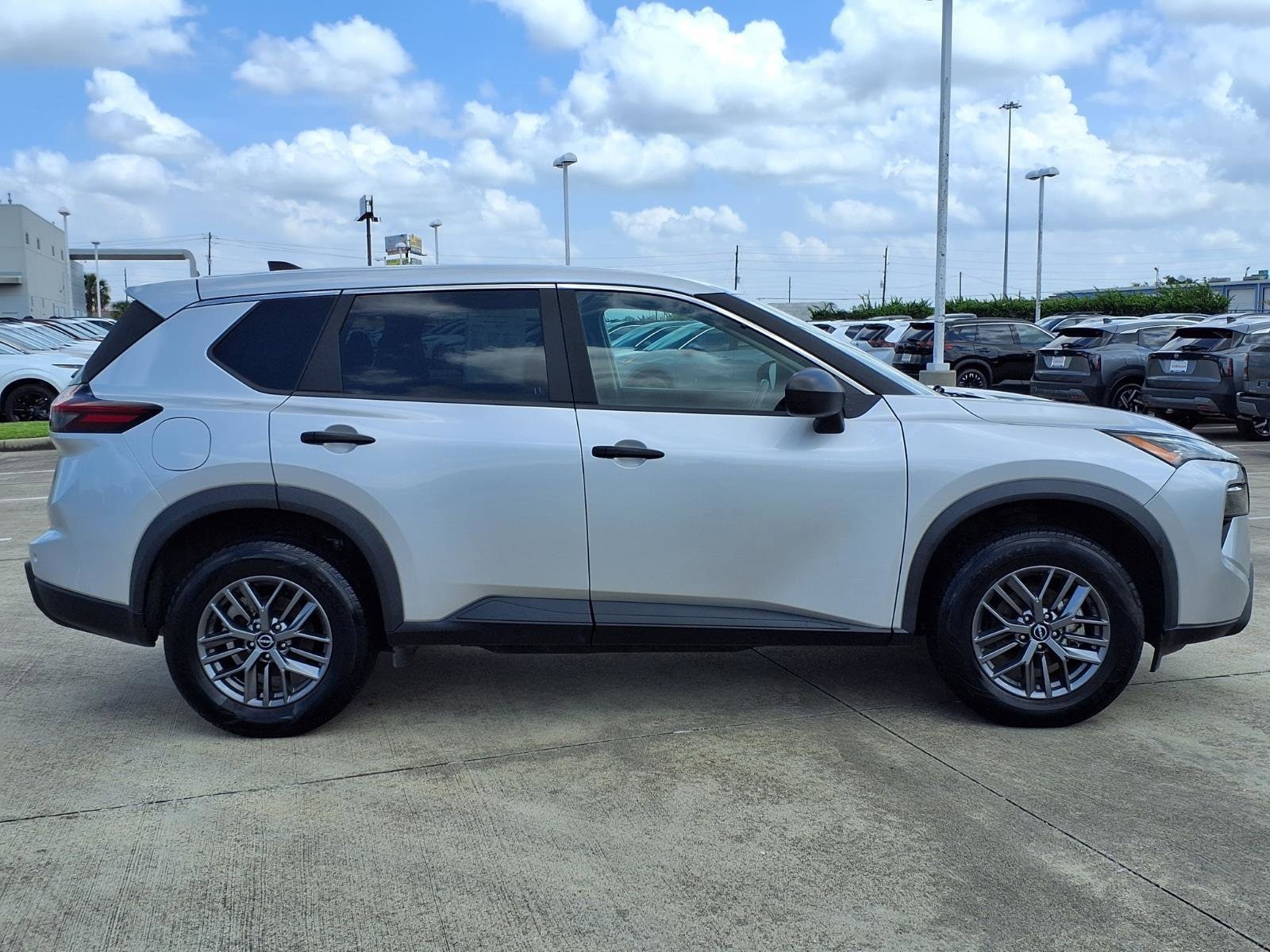 2024 Nissan Rogue S - Photo 9