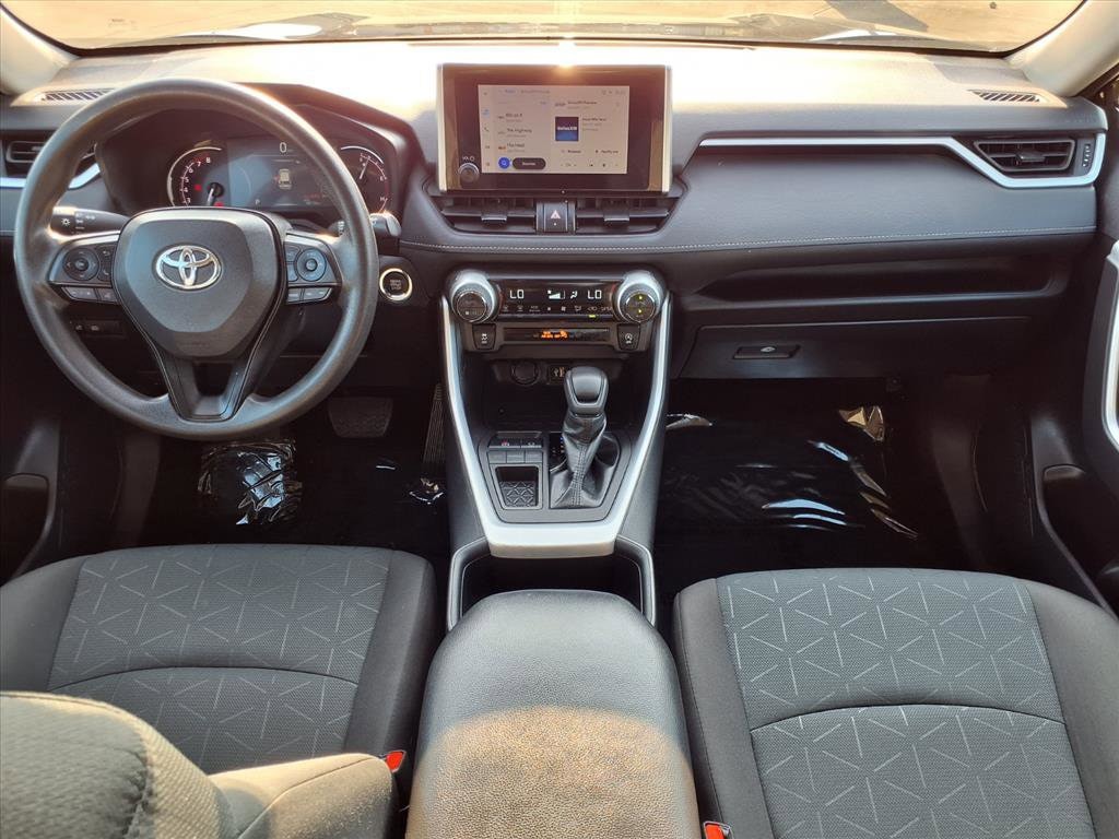 2024 Toyota RAV4 XLE photo 4