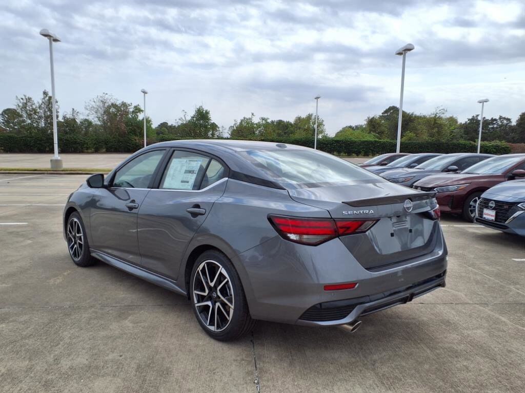 2025 Nissan Sentra SR photo 2