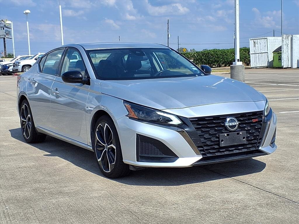 Used 2024 Nissan Altima 2.5SR 4dr Car