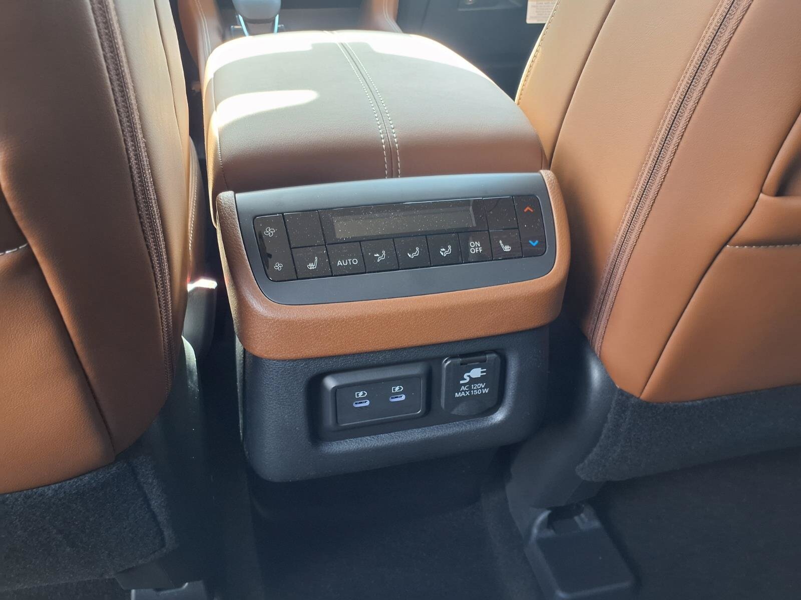 2026 Nissan Pathfinder Platinum - Photo 17
