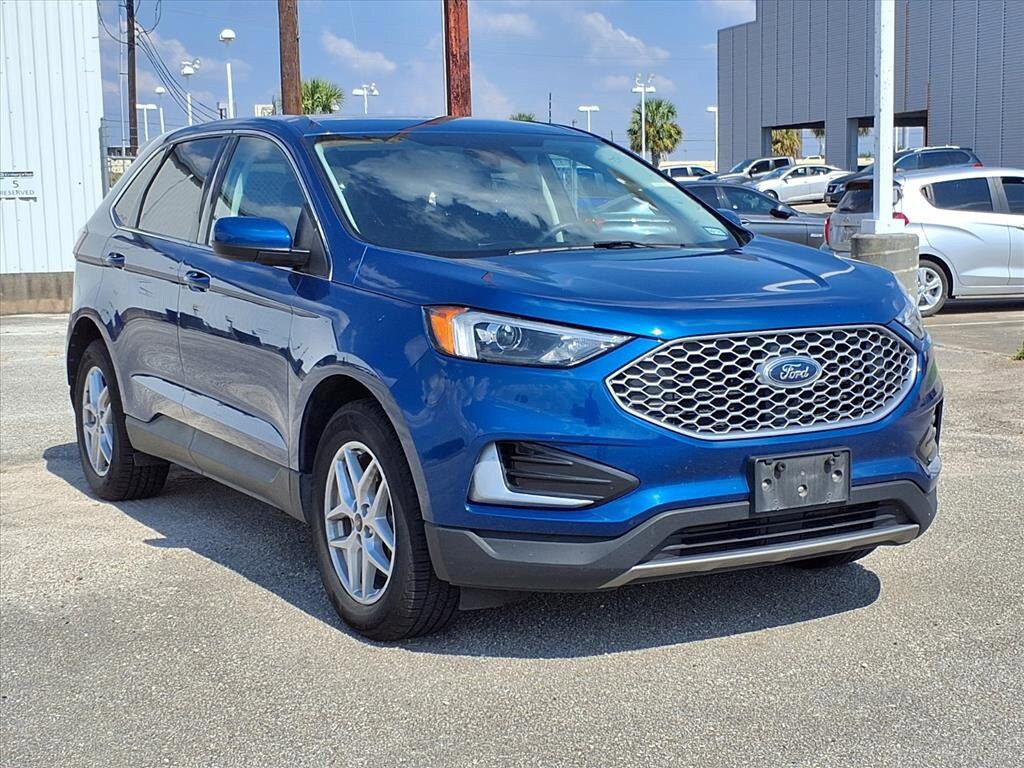 2024 Ford Edge SEL photo 2